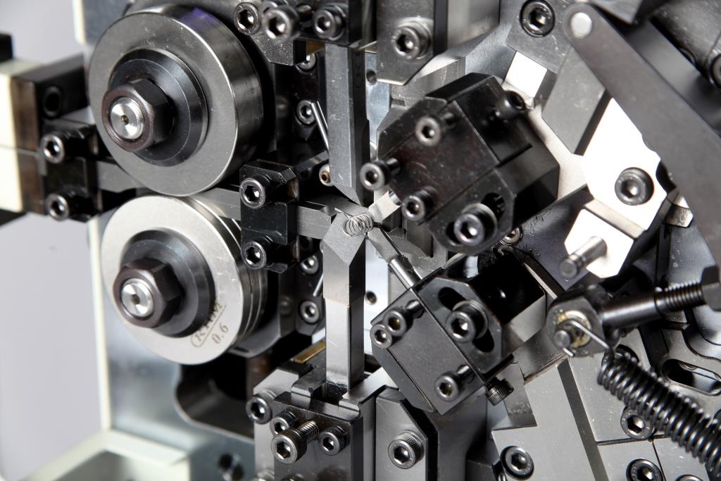 1.6 mm 5-axis Spring Coiling Machine - Whitelegg Machines